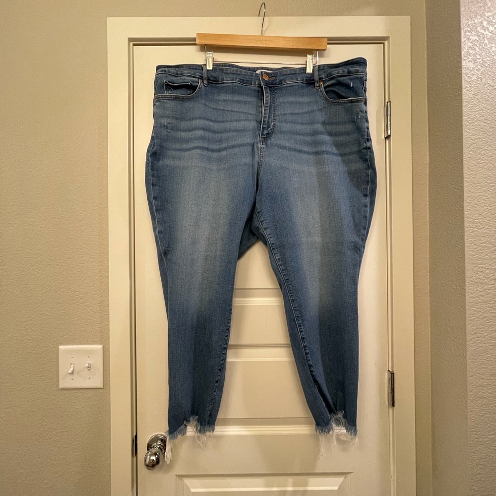 Loft Jeans - frayed bottom, skinny, stretchy